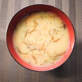 もずくとにんじんのみそ汁